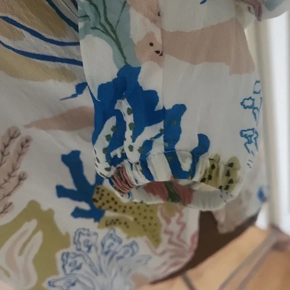 Spartina 449 Cora Seafoam Mermaids Split V-neck 100% Silk Blouse Size S - Picture 6 of 11